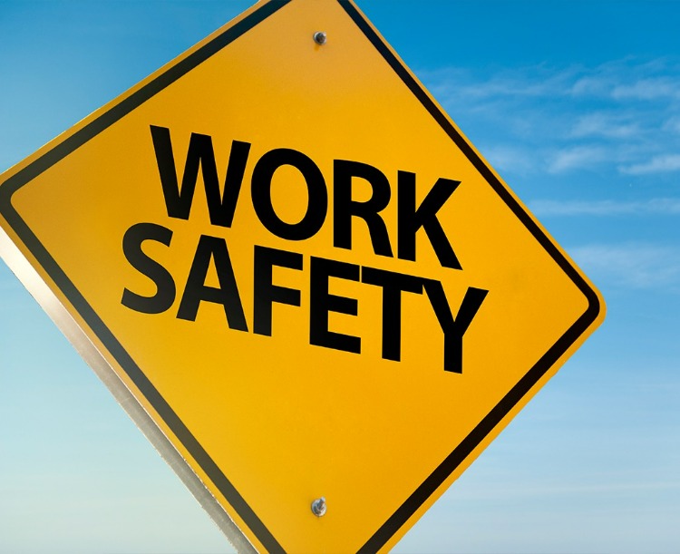 SAFETY SIGNS & BANNERS